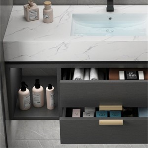 Large storage space to accommodate your toiletries