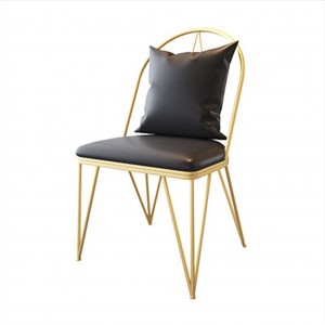 Оваа #трпезариска столица е направена од Оваа #трпезариска столица е изработена од PU материјал..