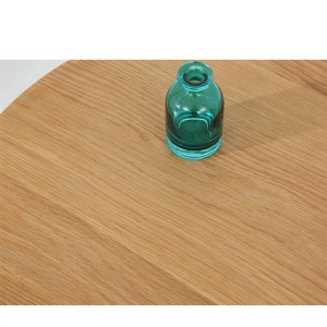 A mesa de centro de madeira maciza de carballo branco de calidade FAS está feita de madeira maciza.