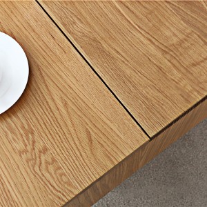 میز قهوه دو باز مدرن و ساده، ساخته شده از چوب جامد بلوط سفید، طبیعت و مد را در هم می آمیزد.